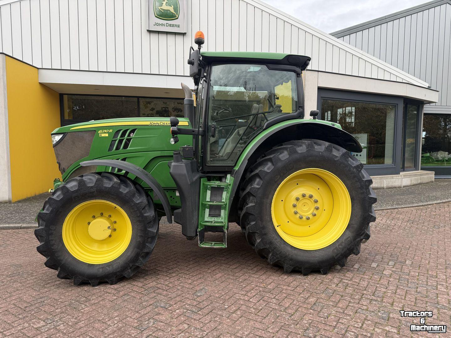 Schlepper / Traktor John Deere 6210R