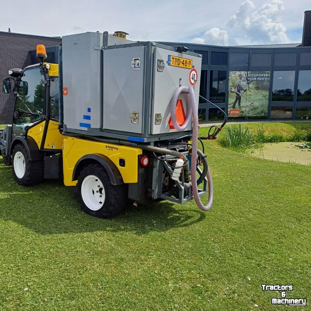 Schneeräumgeräte Multihog CX 75 met Empas MCP opbouw