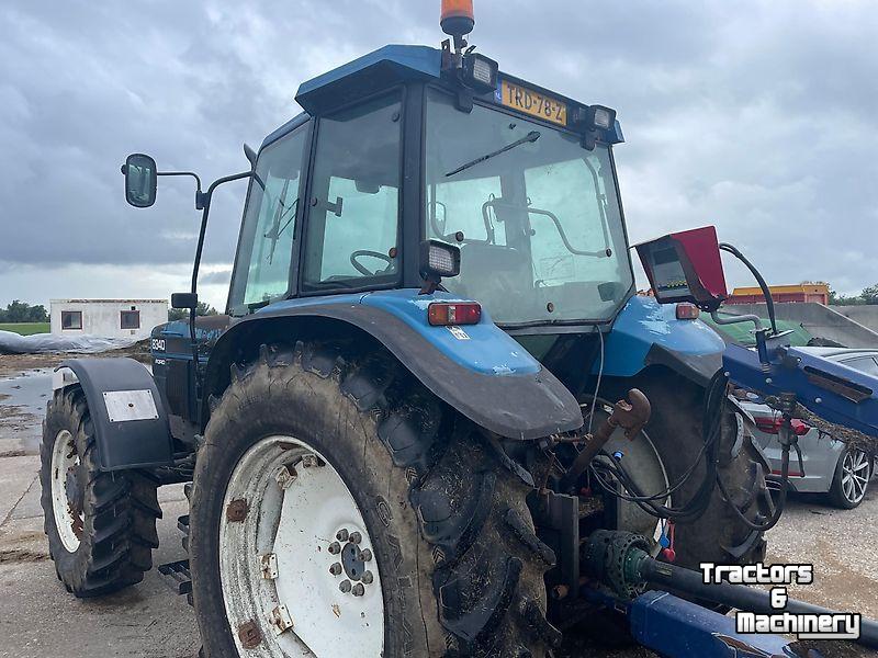 Schlepper / Traktor New Holland 8340 SLE