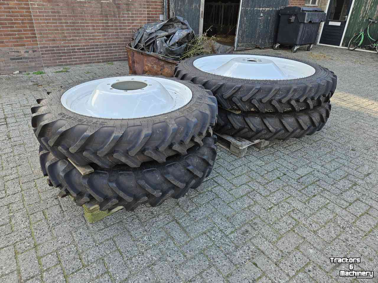 Räder, Reifen, Felgen & Distanzringe  Bandenset New Holland TS 11.2R54 11.2R38