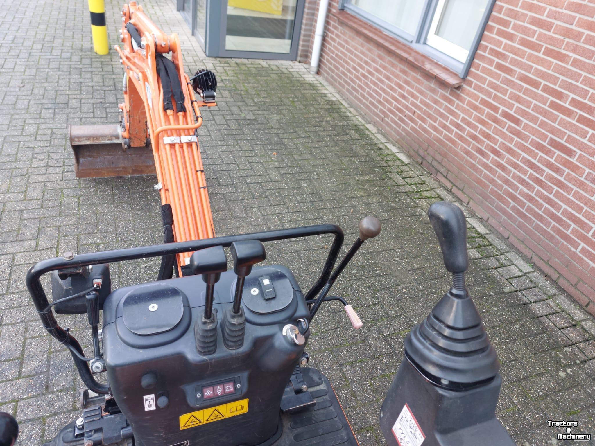 Mobilbagger Hitachi 10U