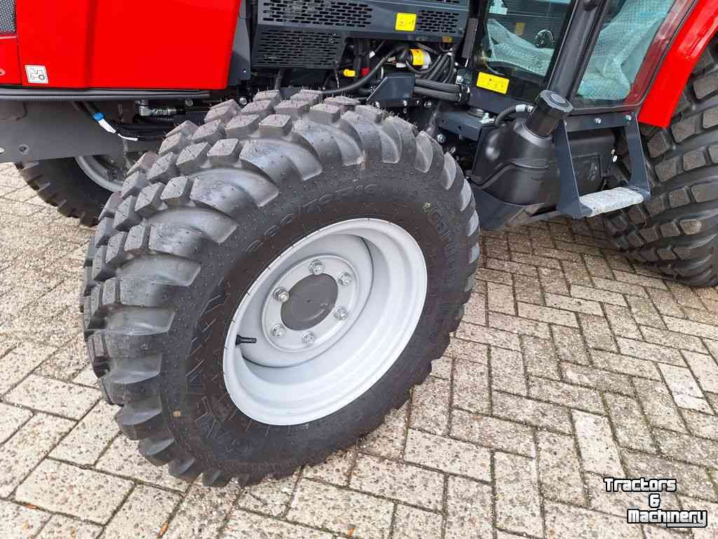 Gartentraktoren Massey Ferguson 1750M HST