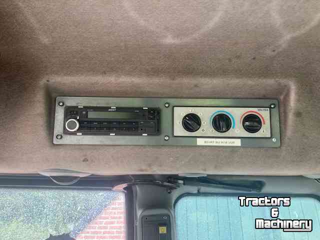 Schlepper / Traktor Valtra N 121