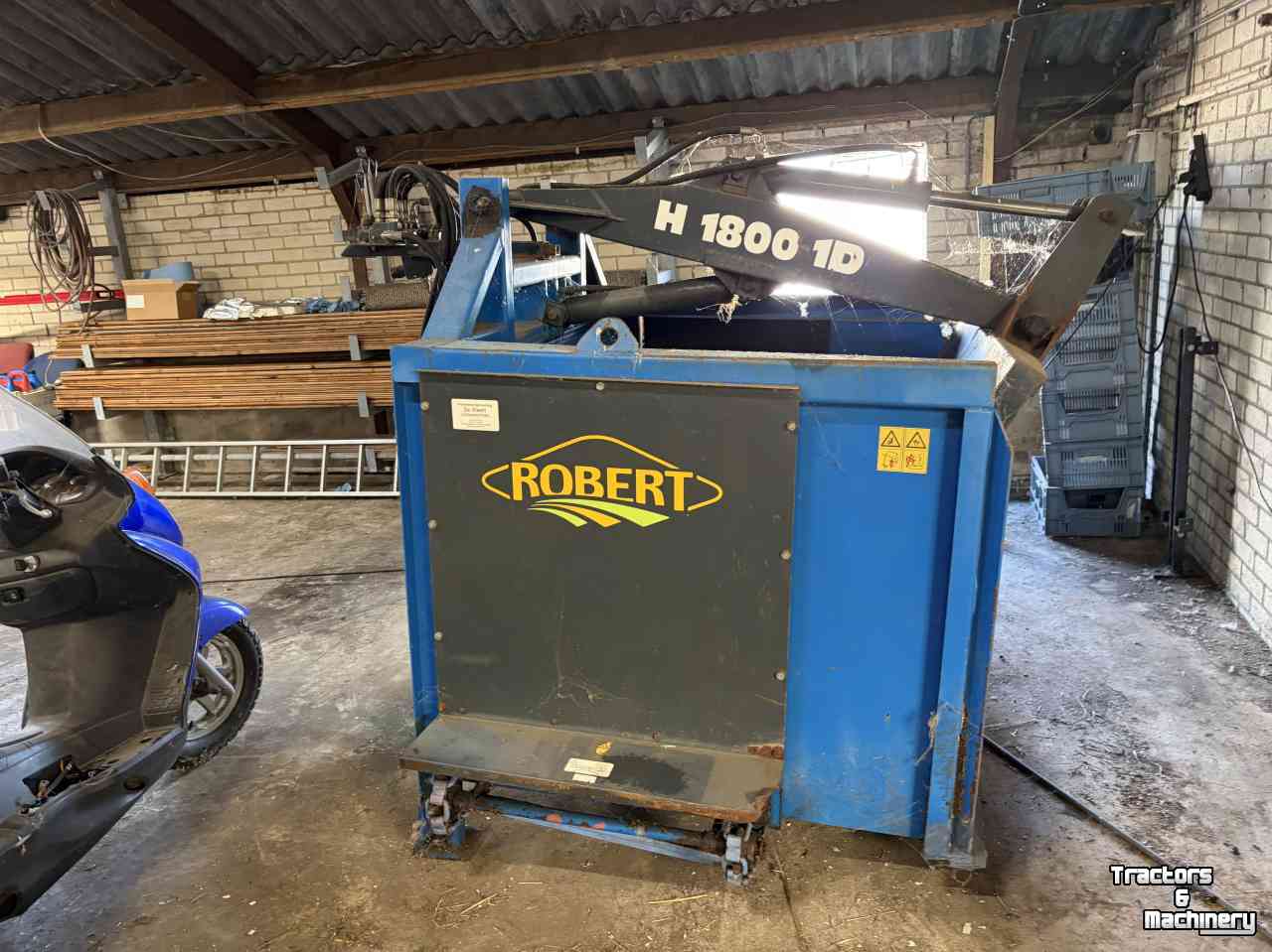 Selbstladender Futterverteilgeräte Robert N1800 1D