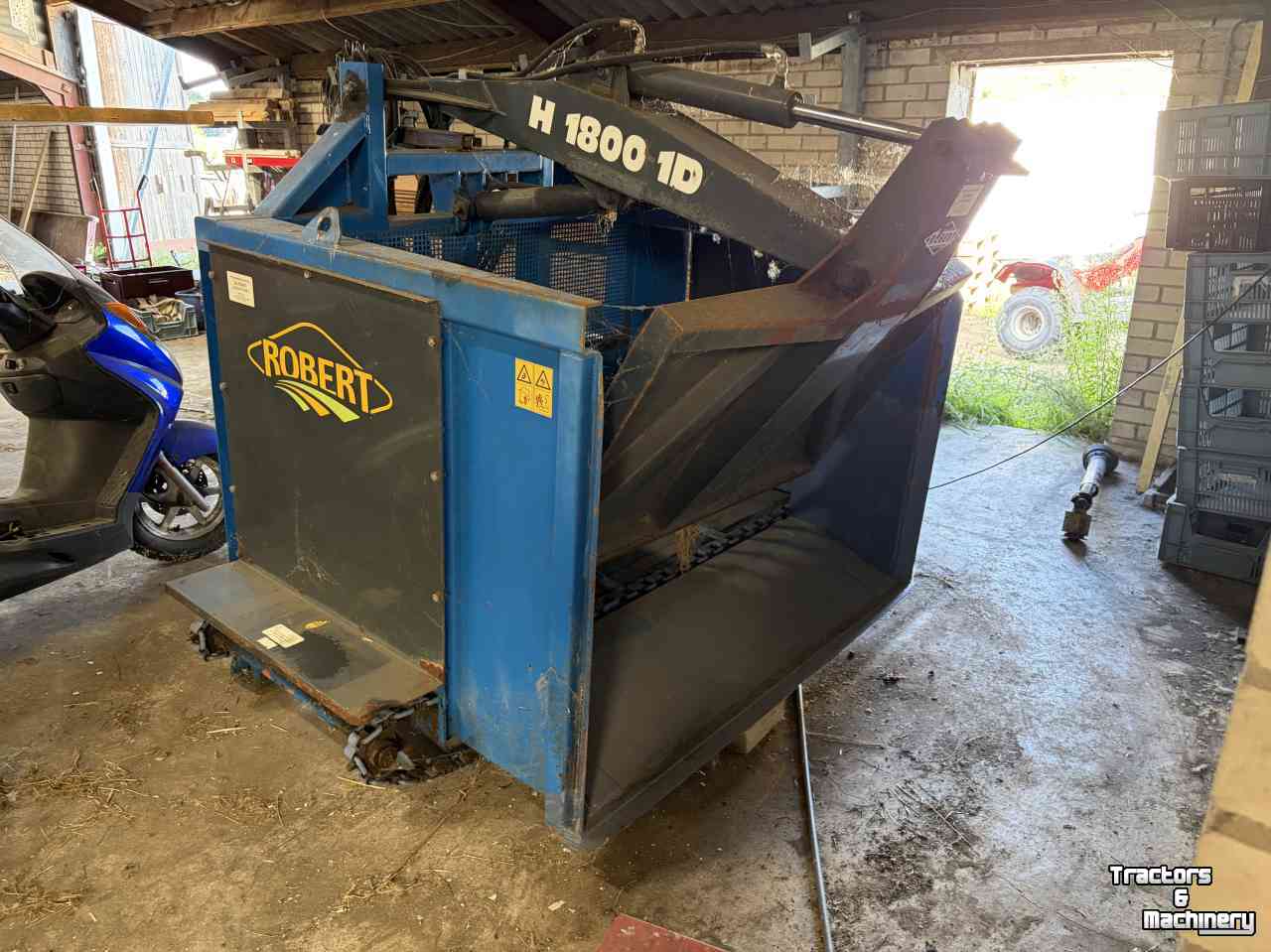 Selbstladender Futterverteilgeräte Robert N1800 1D