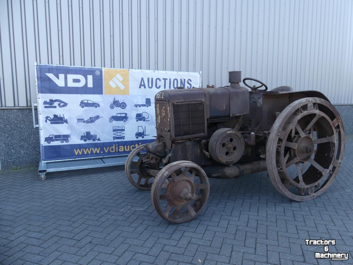 Schlepper / Traktor  HSCS R30-35