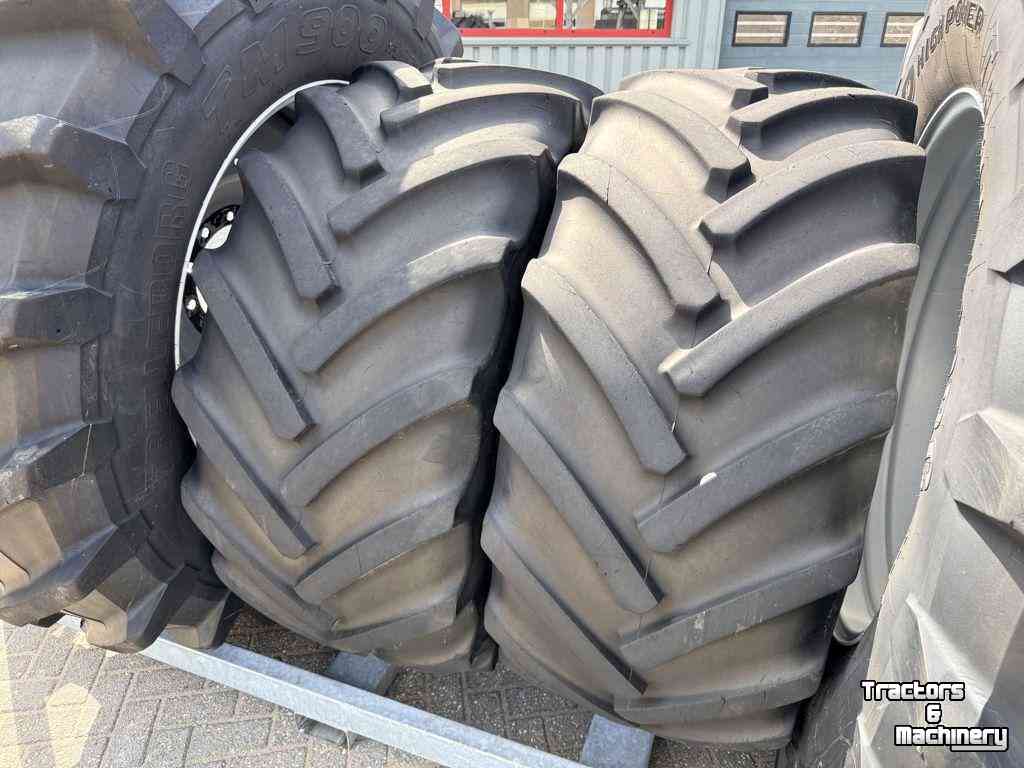 Räder, Reifen, Felgen & Distanzringe Trelleborg 710/70R42 + Mitas 600/70