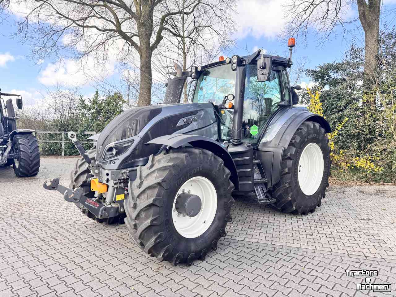 Schlepper / Traktor Valtra T174 Direct