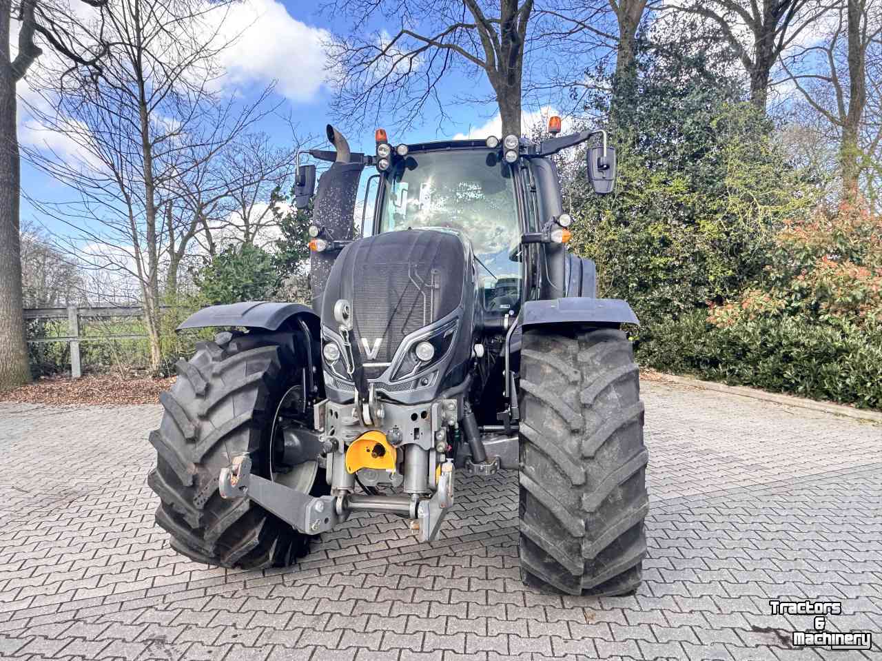Schlepper / Traktor Valtra T174 Direct