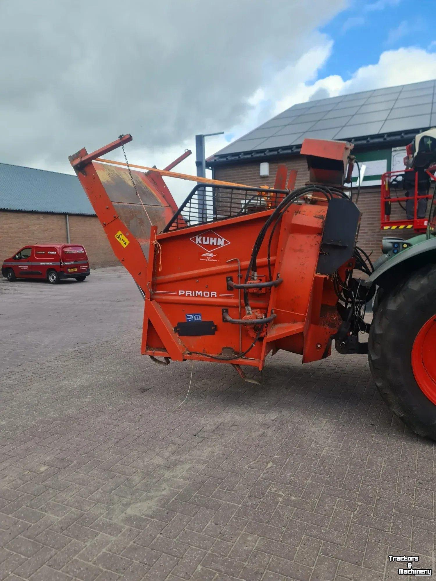 Strohverteiler für Liegeboxen Kuhn PRIMOR 2060H STROSTROOIER