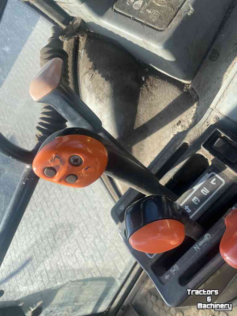 Schlepper / Traktor New Holland 7740 SLE cab + airco