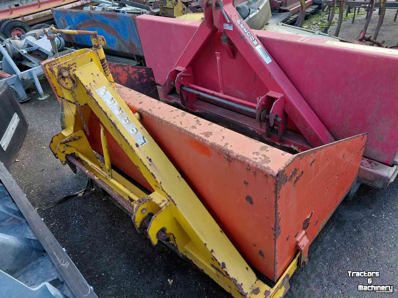 Traktor Abkippbehälter Peecon TB180