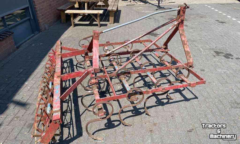 Grubber  Triltand / Veertand Cultivator