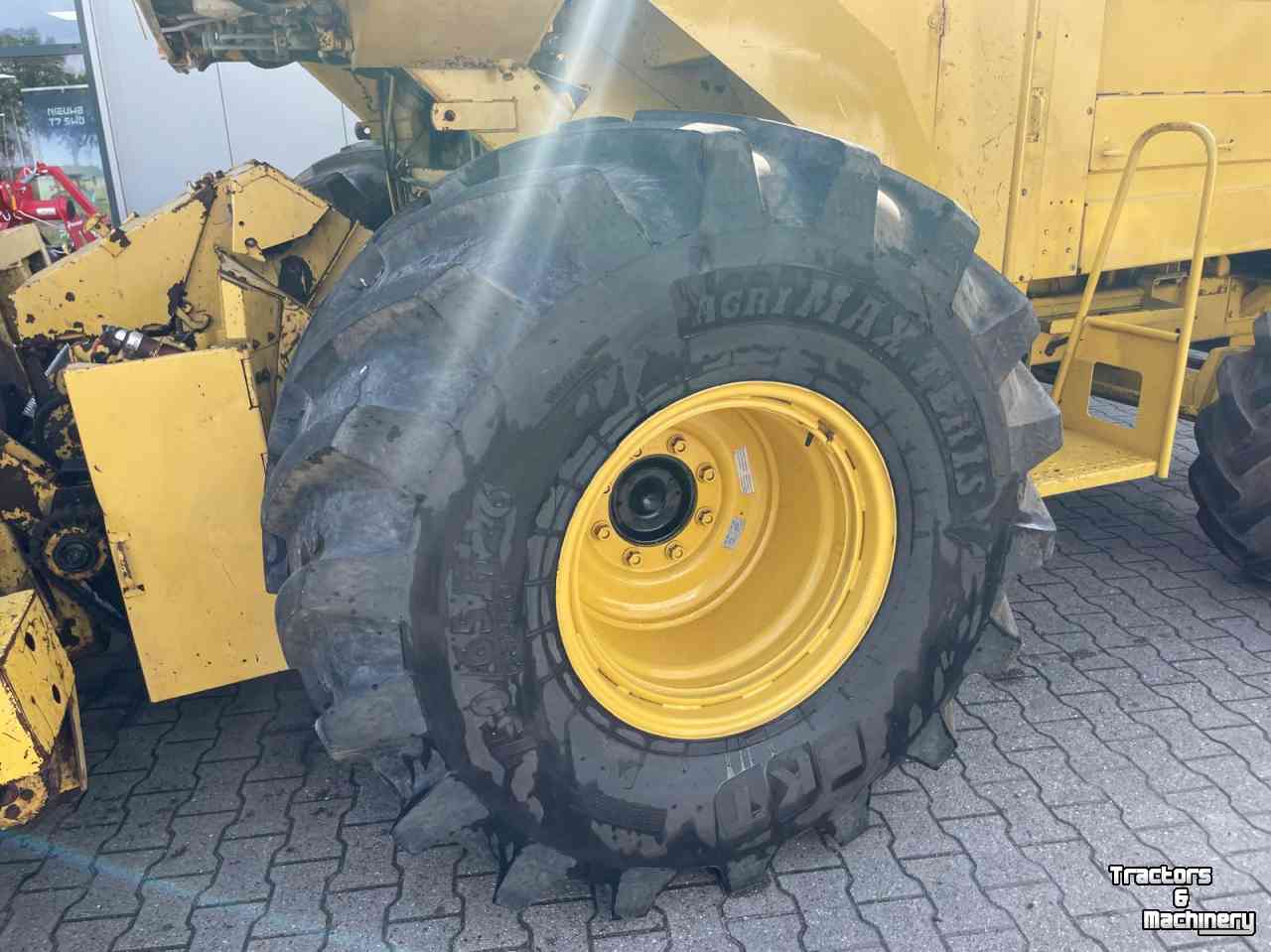 Feldhäcksler New Holland 1900