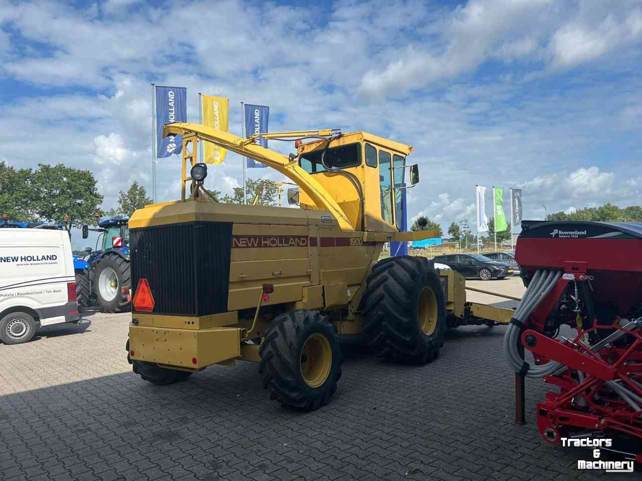 Feldhäcksler New Holland 1900