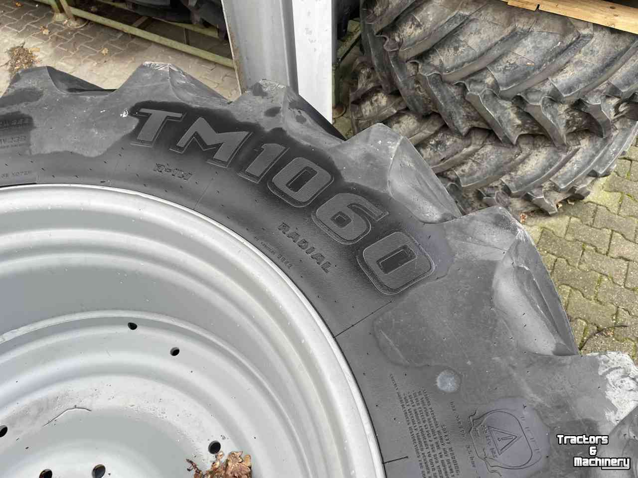 Räder, Reifen, Felgen & Distanzringe Trelleborg VF 710/60R42 TM1060 incl. velgen