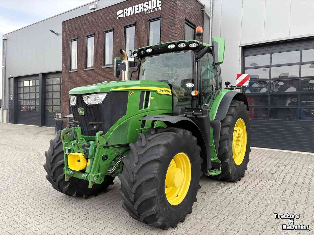 Schlepper / Traktor John Deere 6R215