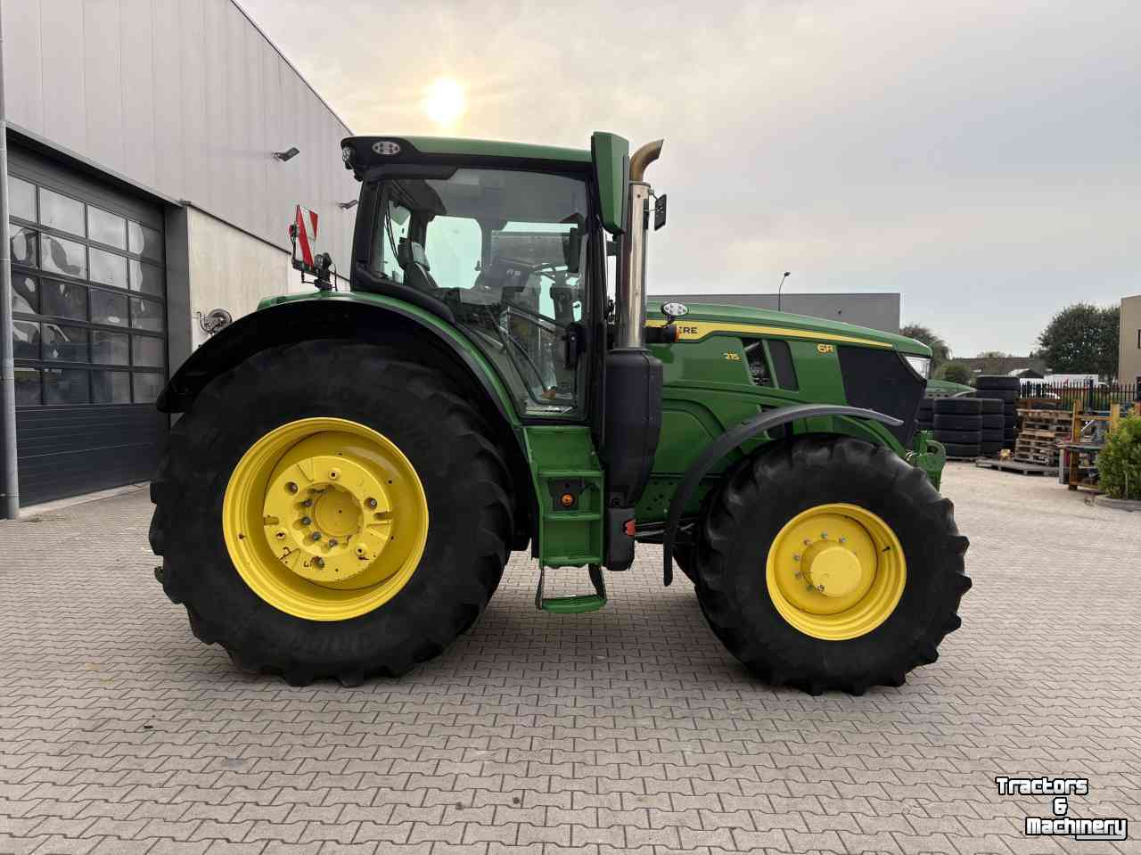 Schlepper / Traktor John Deere 6R215