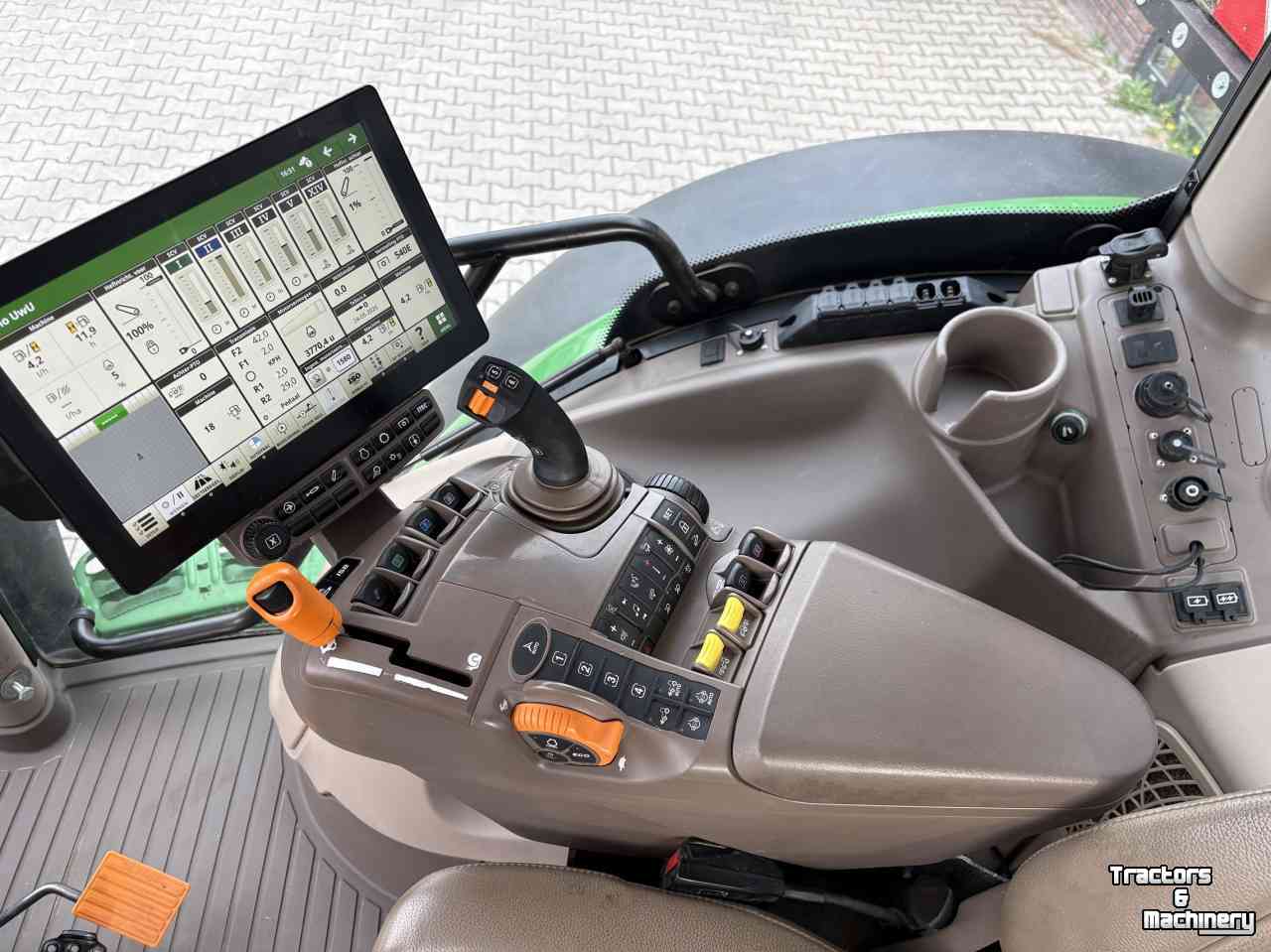 Schlepper / Traktor John Deere 6R215
