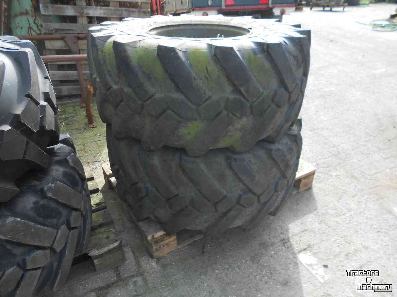 Räder, Reifen, Felgen & Distanzringe Michelin 445/70r19,5