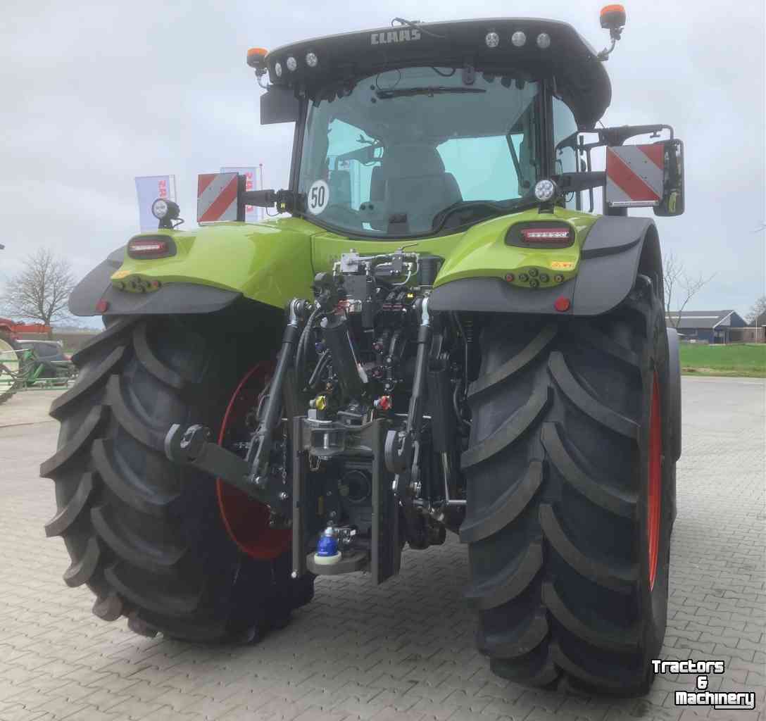 Schlepper / Traktor Claas Axion 830 C-Matic First Claas