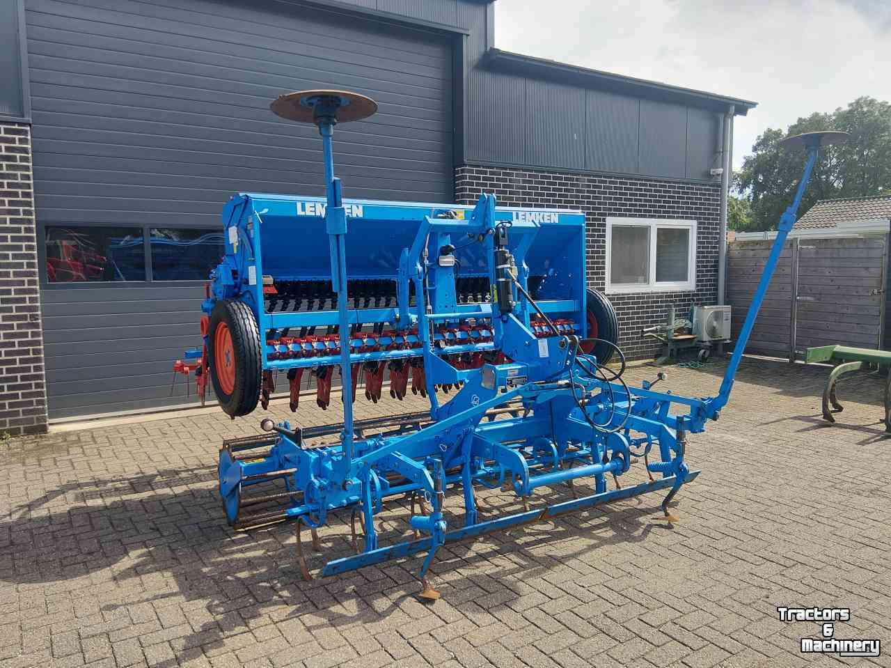 Sämaschine-Kombination Lemken Quarz 7/300 met Lemken Eurodrill 300/29R Zaaimachine