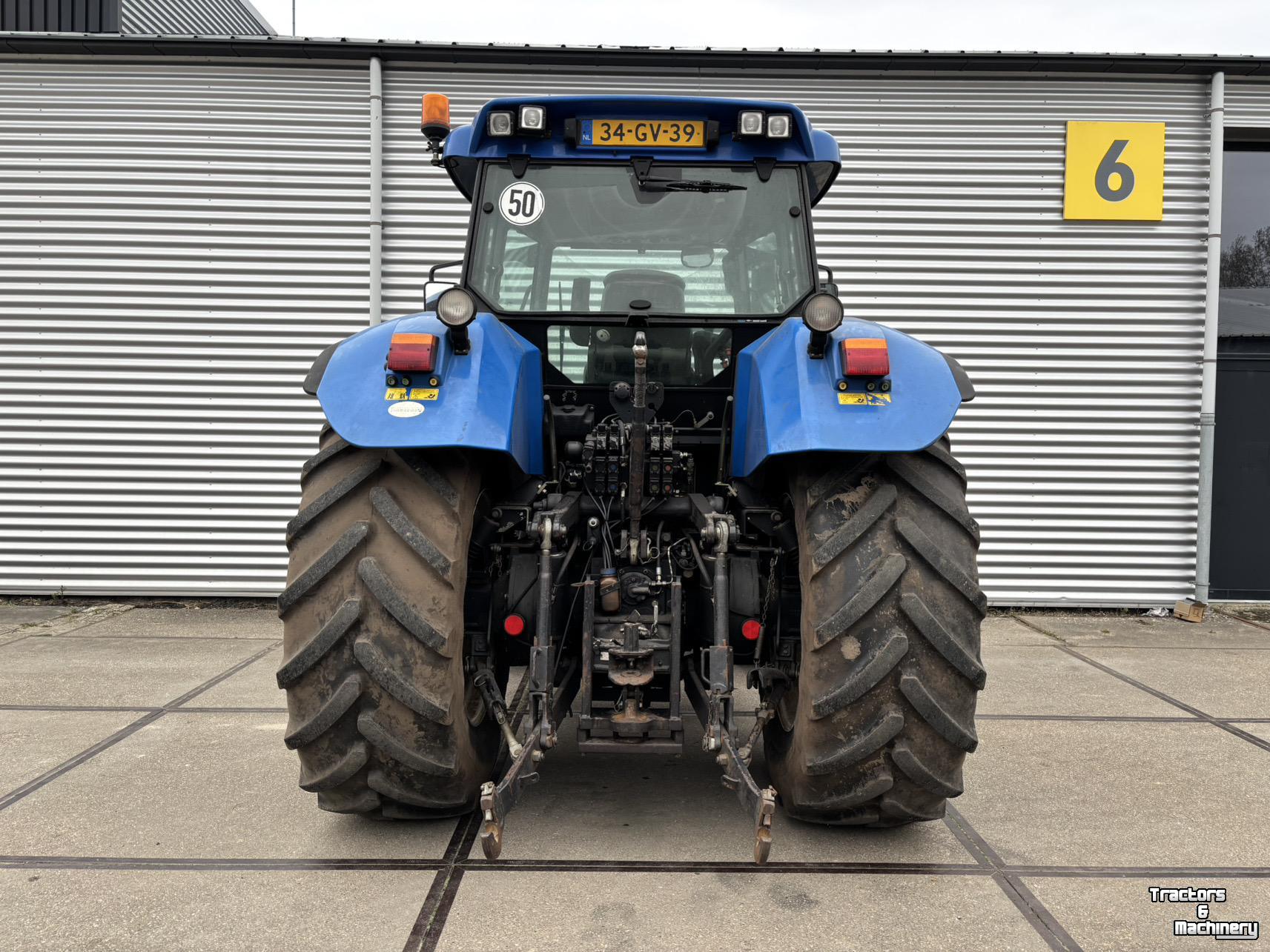 Schlepper / Traktor New Holland TVT135