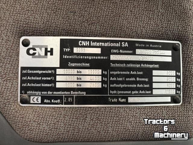 Schlepper / Traktor New Holland TVT135