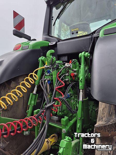 Schlepper / Traktor John Deere 6M220