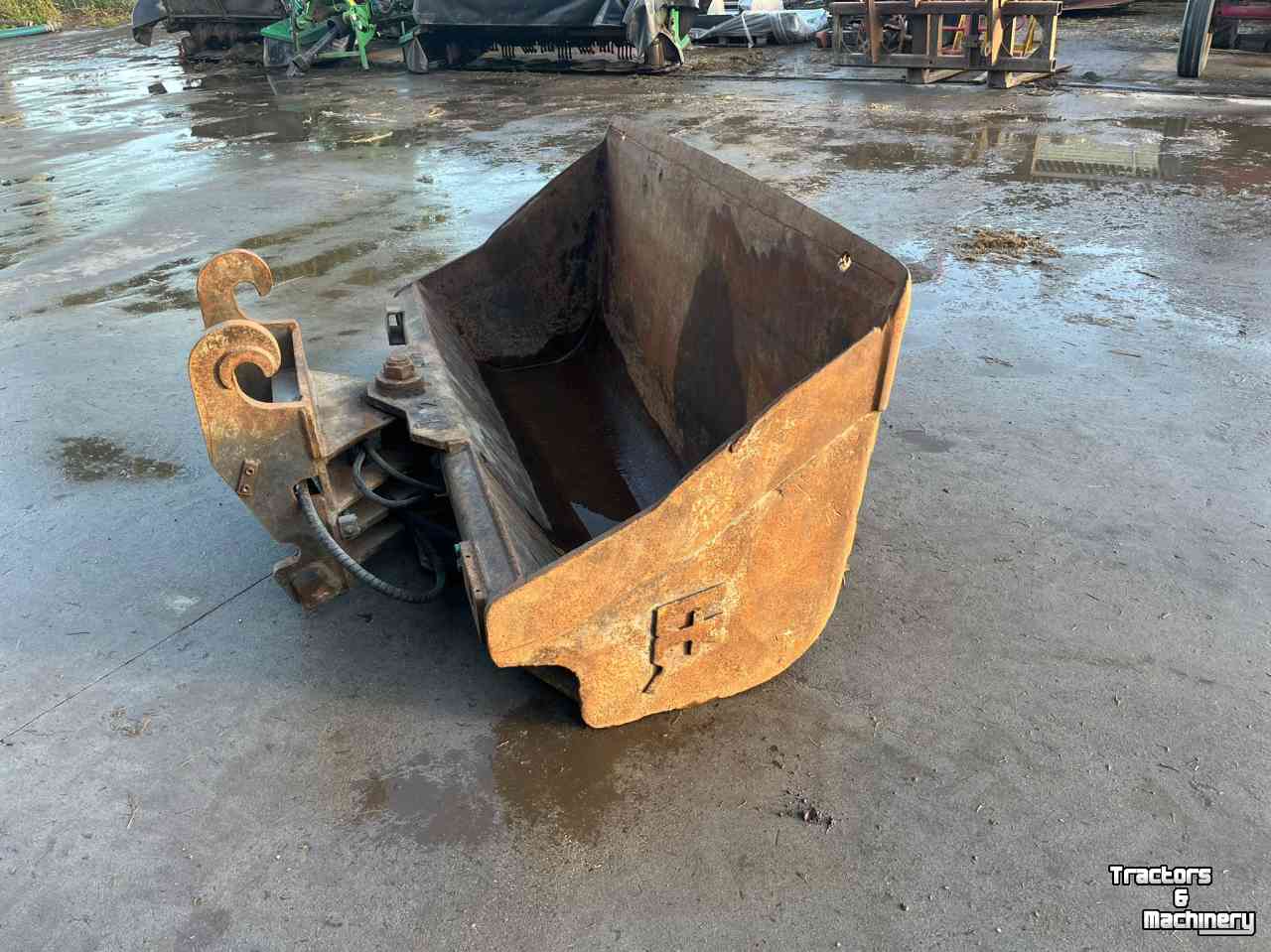 Schwenkbare Grabenräumlöffel  Zware cw30 kantelbak
