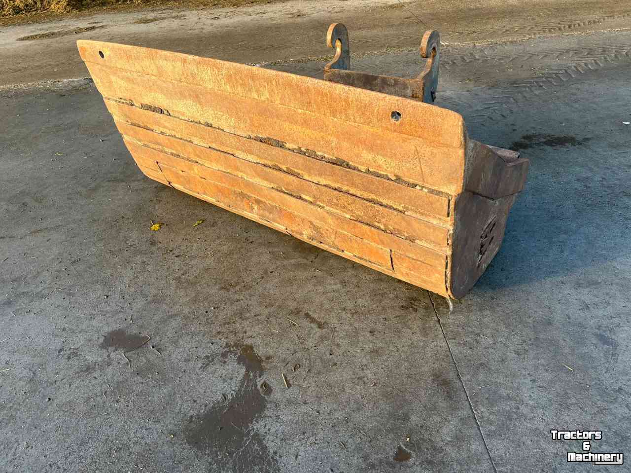 Schwenkbare Grabenräumlöffel  Zware cw30 kantelbak
