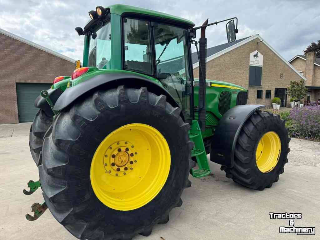 Schlepper / Traktor John Deere 6820