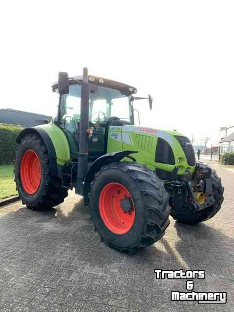 Schlepper / Traktoren Claas Arion 620 Cis