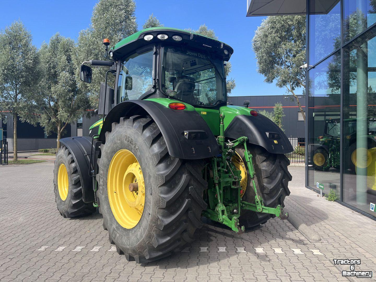Schlepper / Traktor John Deere 7310R
