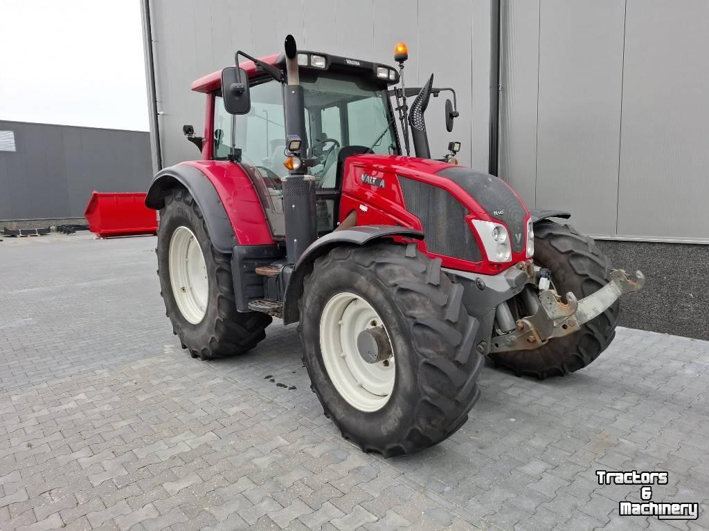 Schlepper / Traktor Valtra N 143 D