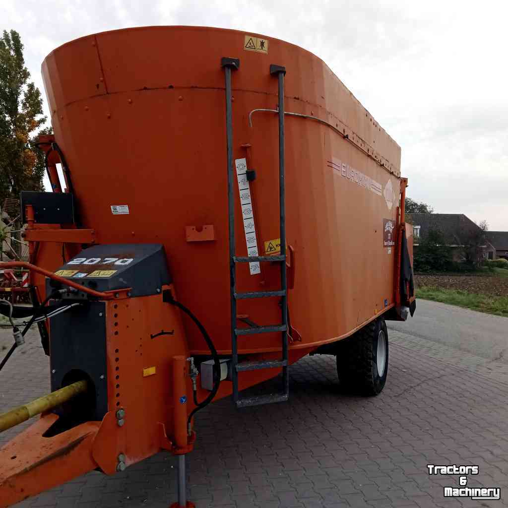 Futtermischwagen Vertikal Kuhn Euromix 2070 20 m3