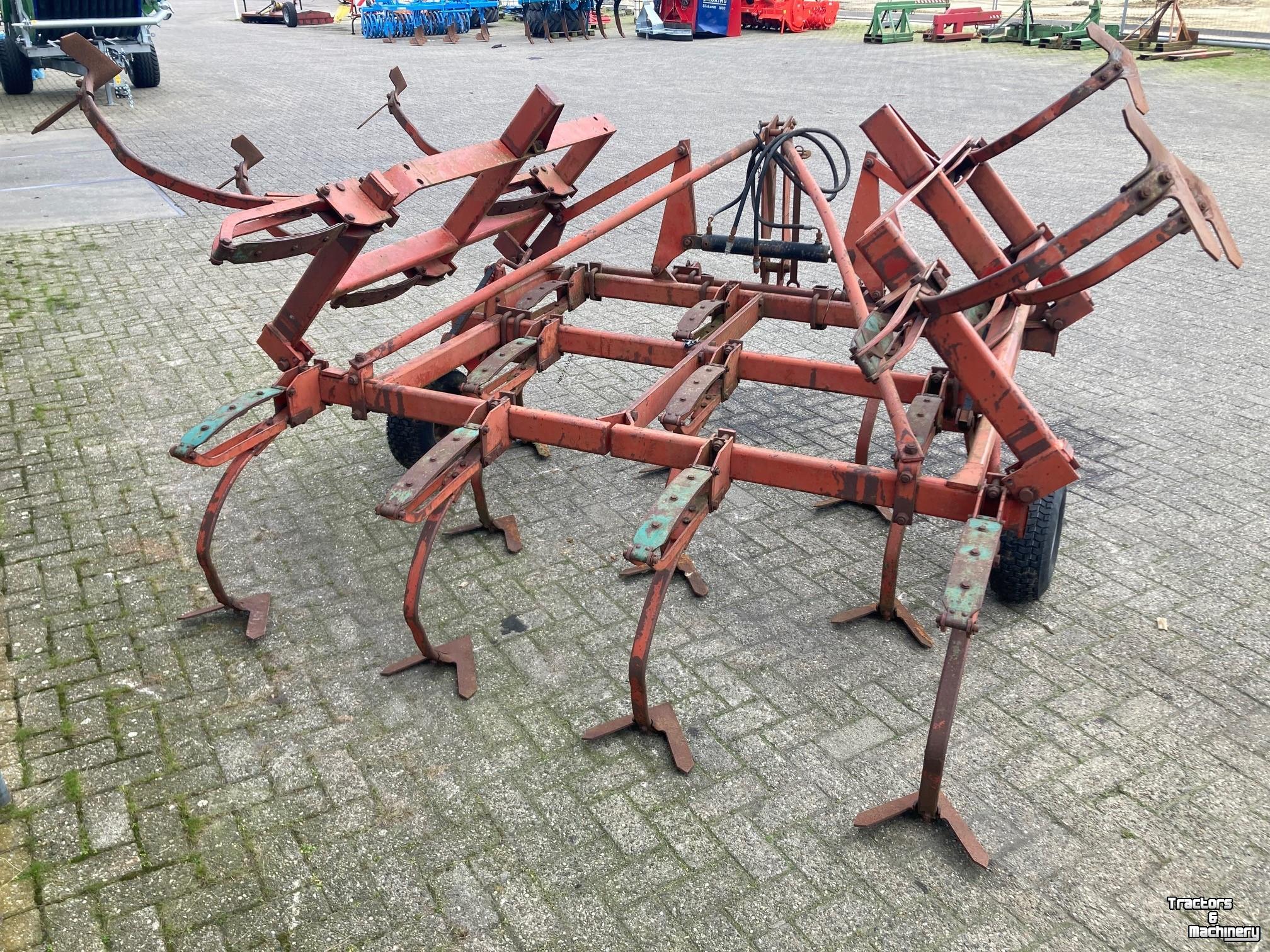 Grubber Kverneland Kverneland Cultivator