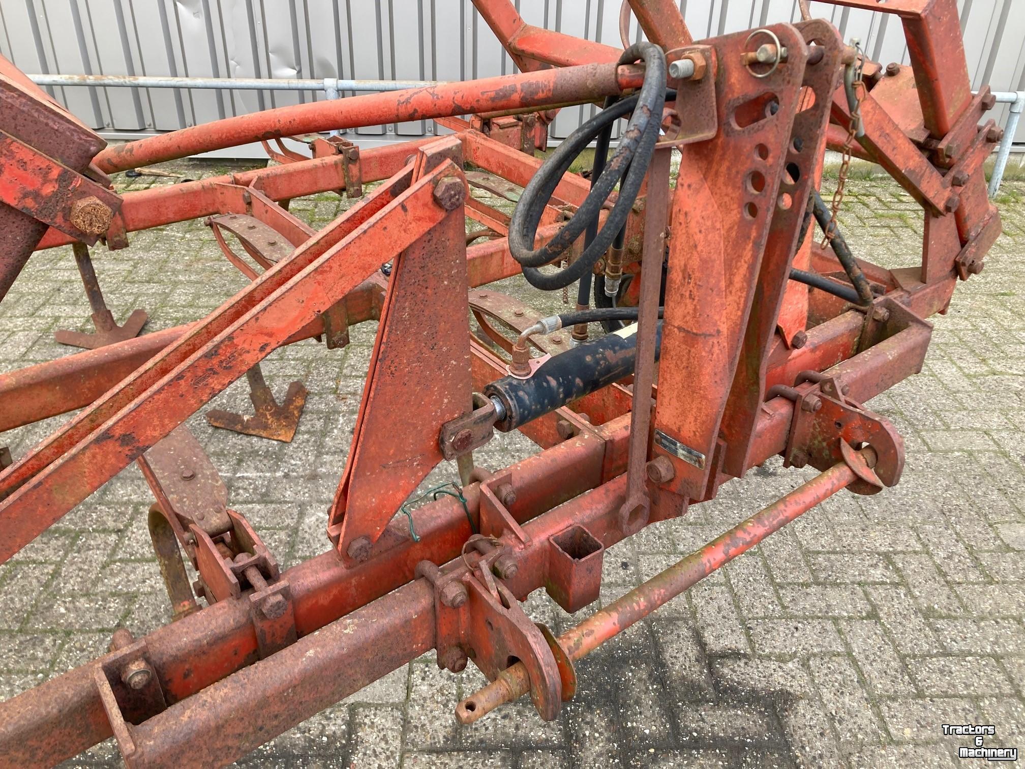 Grubber Kverneland Kverneland Cultivator