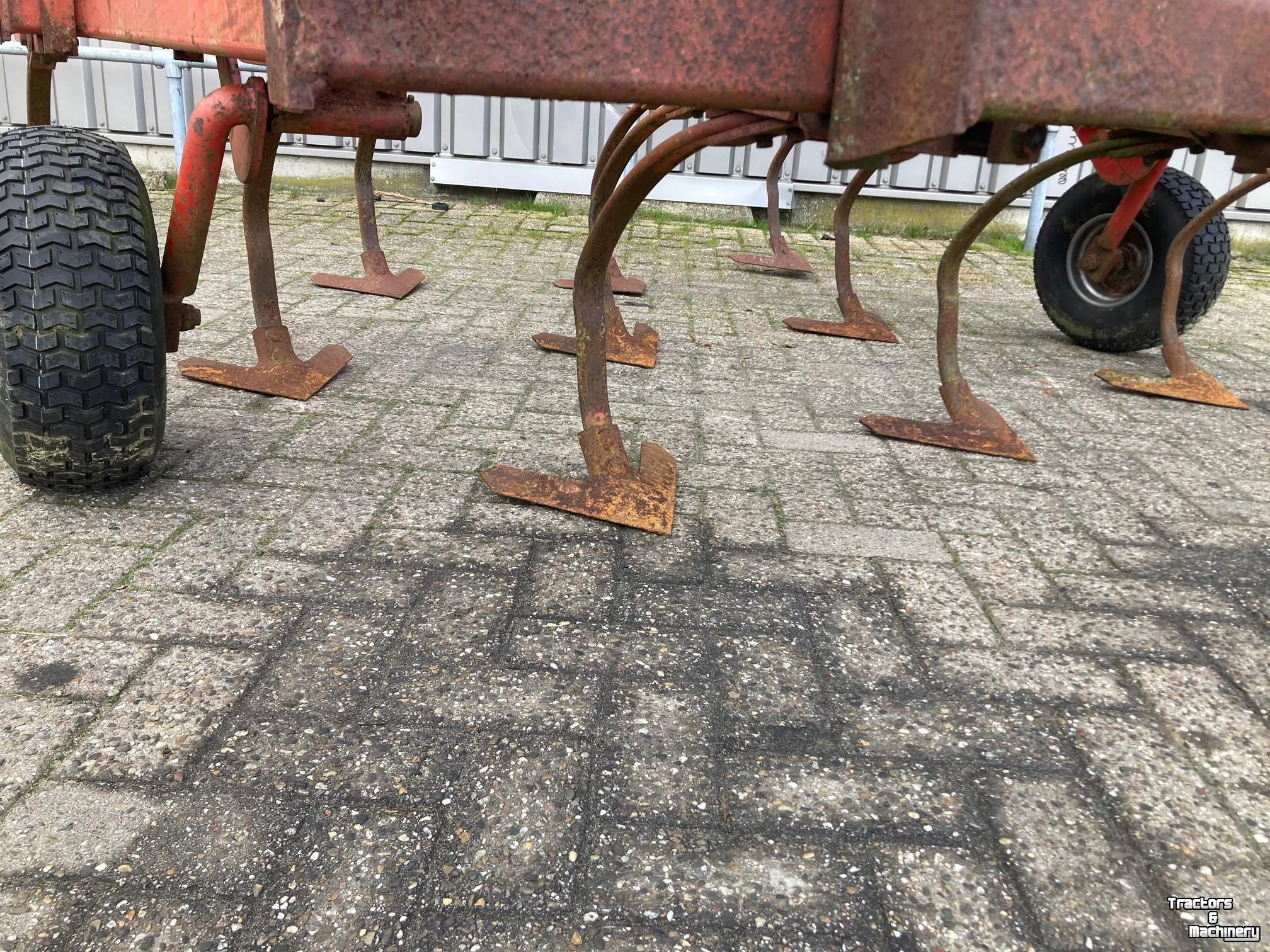 Grubber Kverneland Kverneland Cultivator