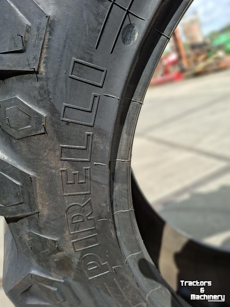 Räder, Reifen, Felgen & Distanzringe Pirelli 12.4R28