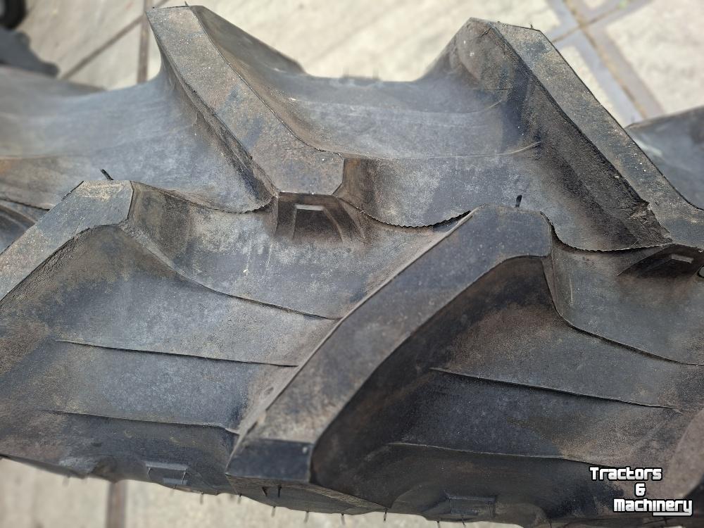 Räder, Reifen, Felgen & Distanzringe Pirelli 12.4R28