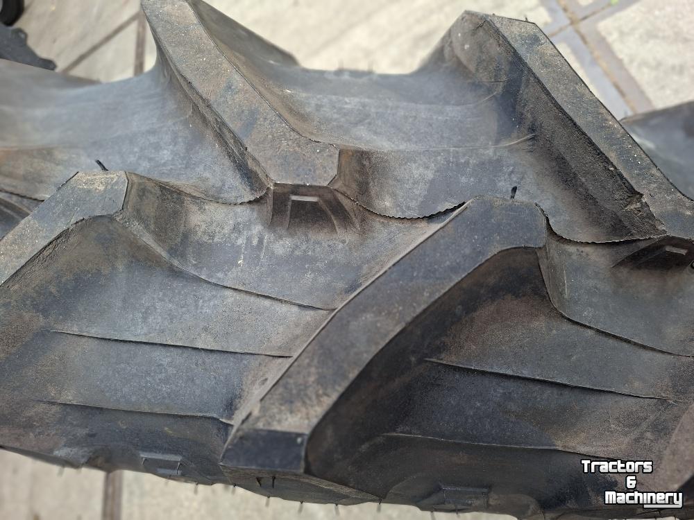 Räder, Reifen, Felgen & Distanzringe Pirelli 12.4R28