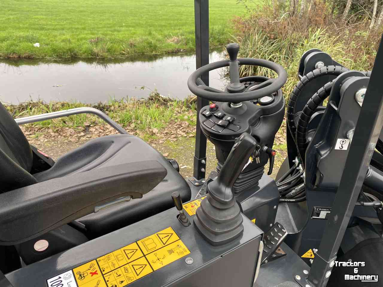 Radlader Pitbull X27-26V