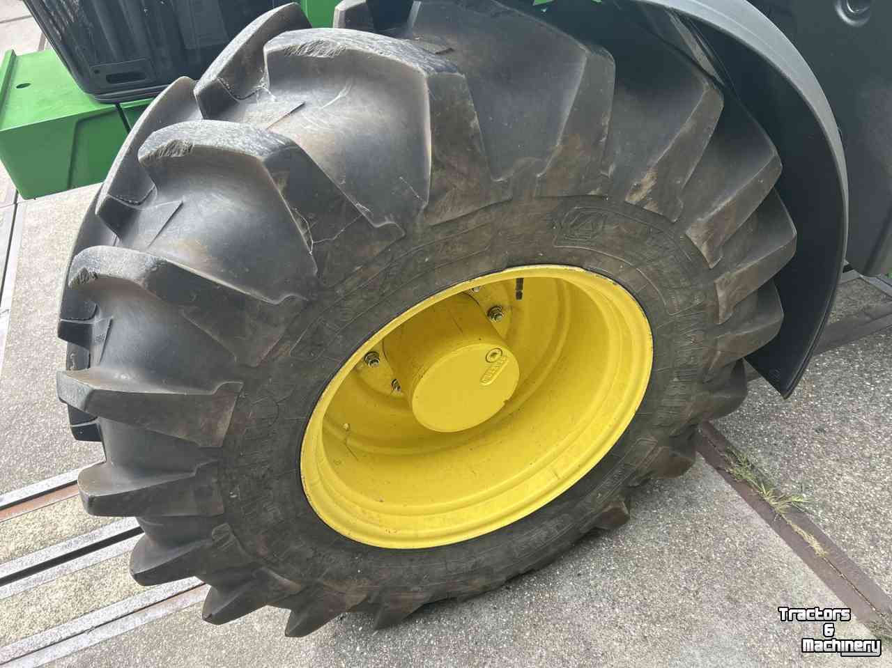 Schlepper / Traktor John Deere 6M 125