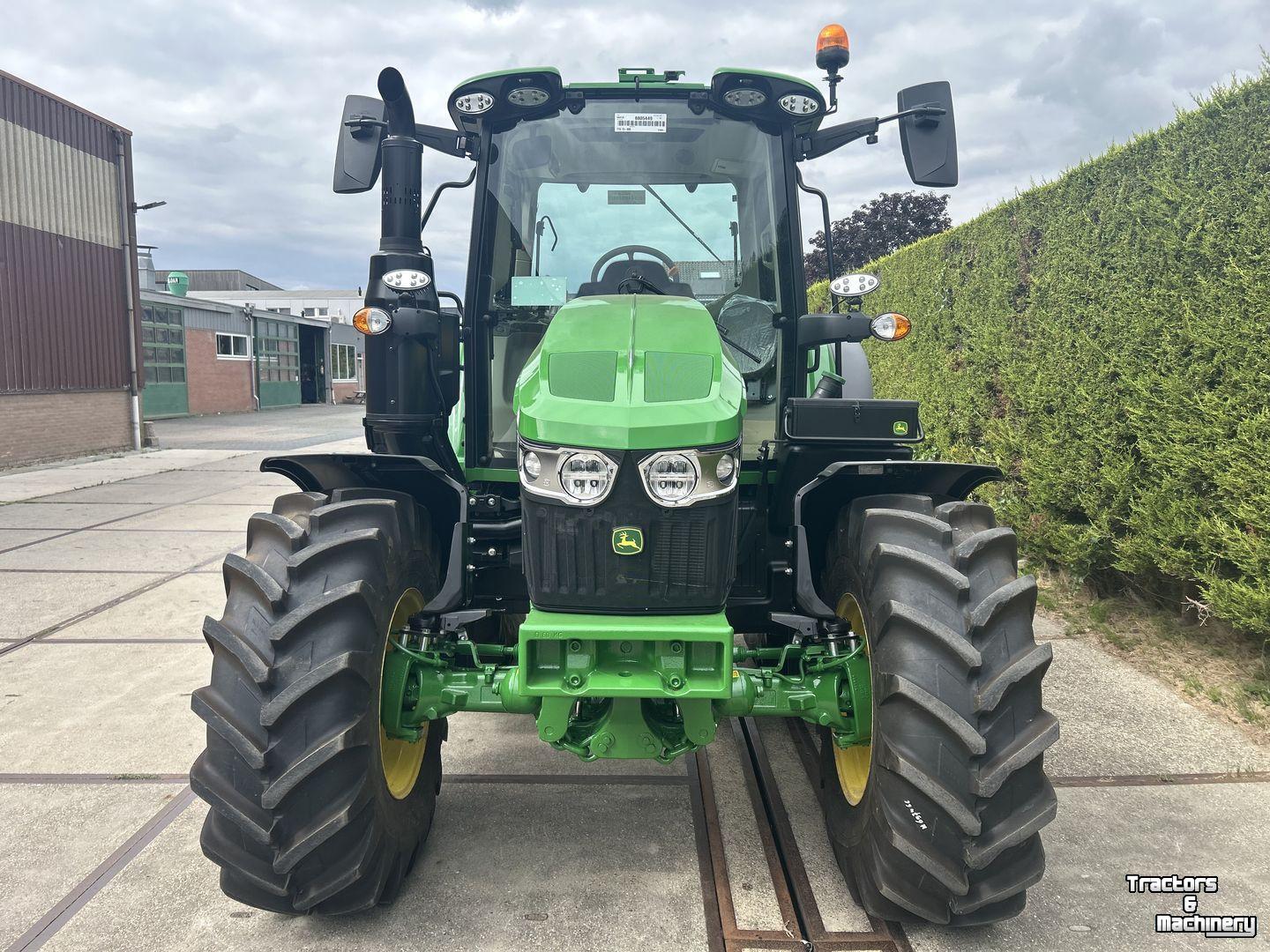 Schlepper / Traktor John Deere 6M 125