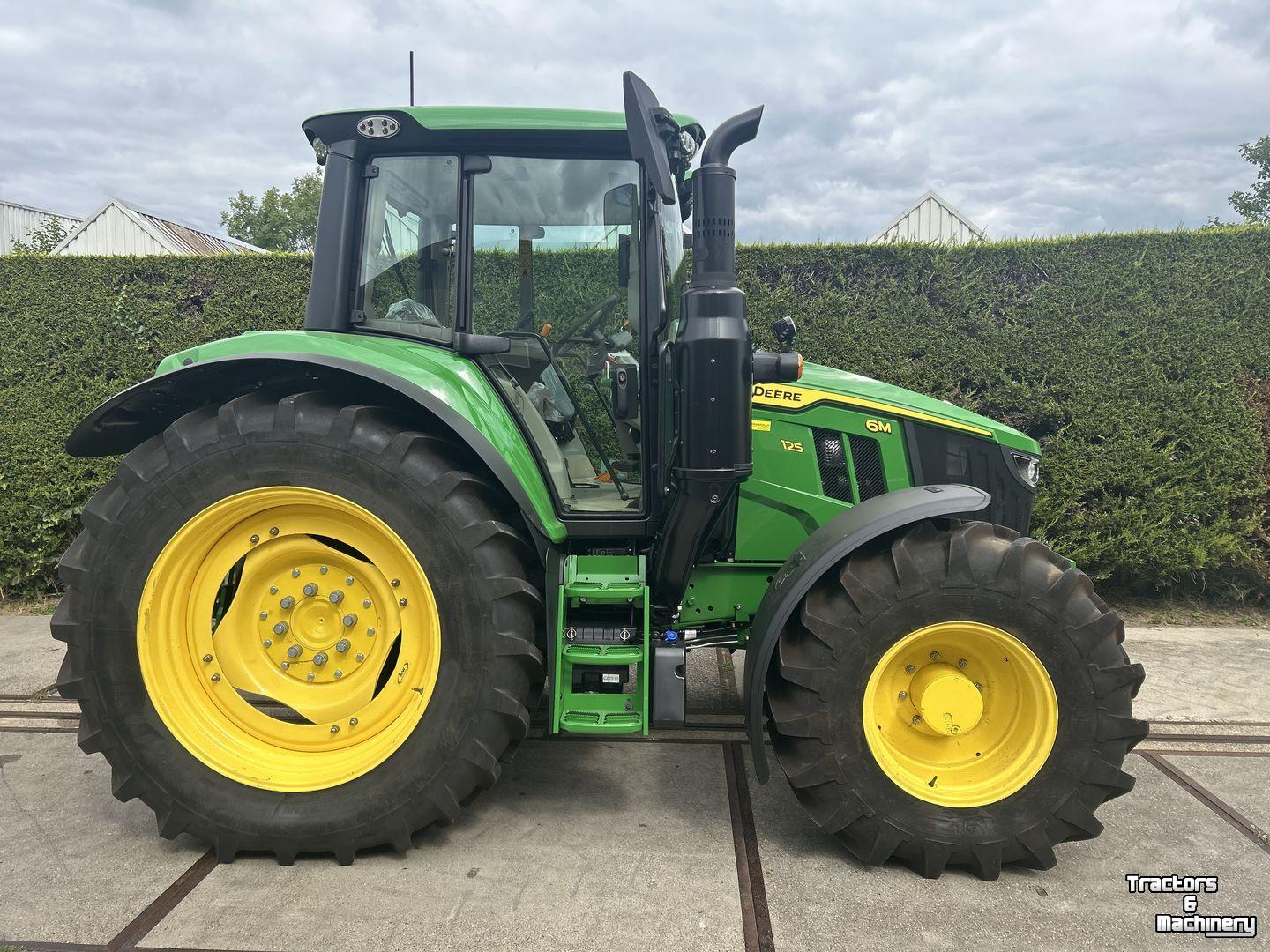 Schlepper / Traktor John Deere 6M 125