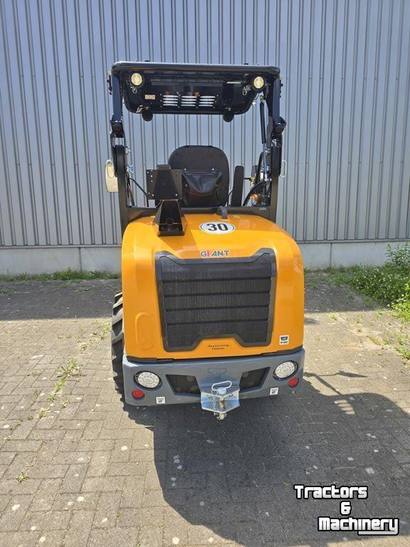 Radlader Giant G2700HD+