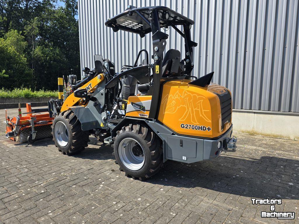 Radlader Giant G2700HD+