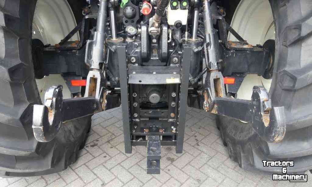 Schlepper / Traktoren New Holland T6080 4WD