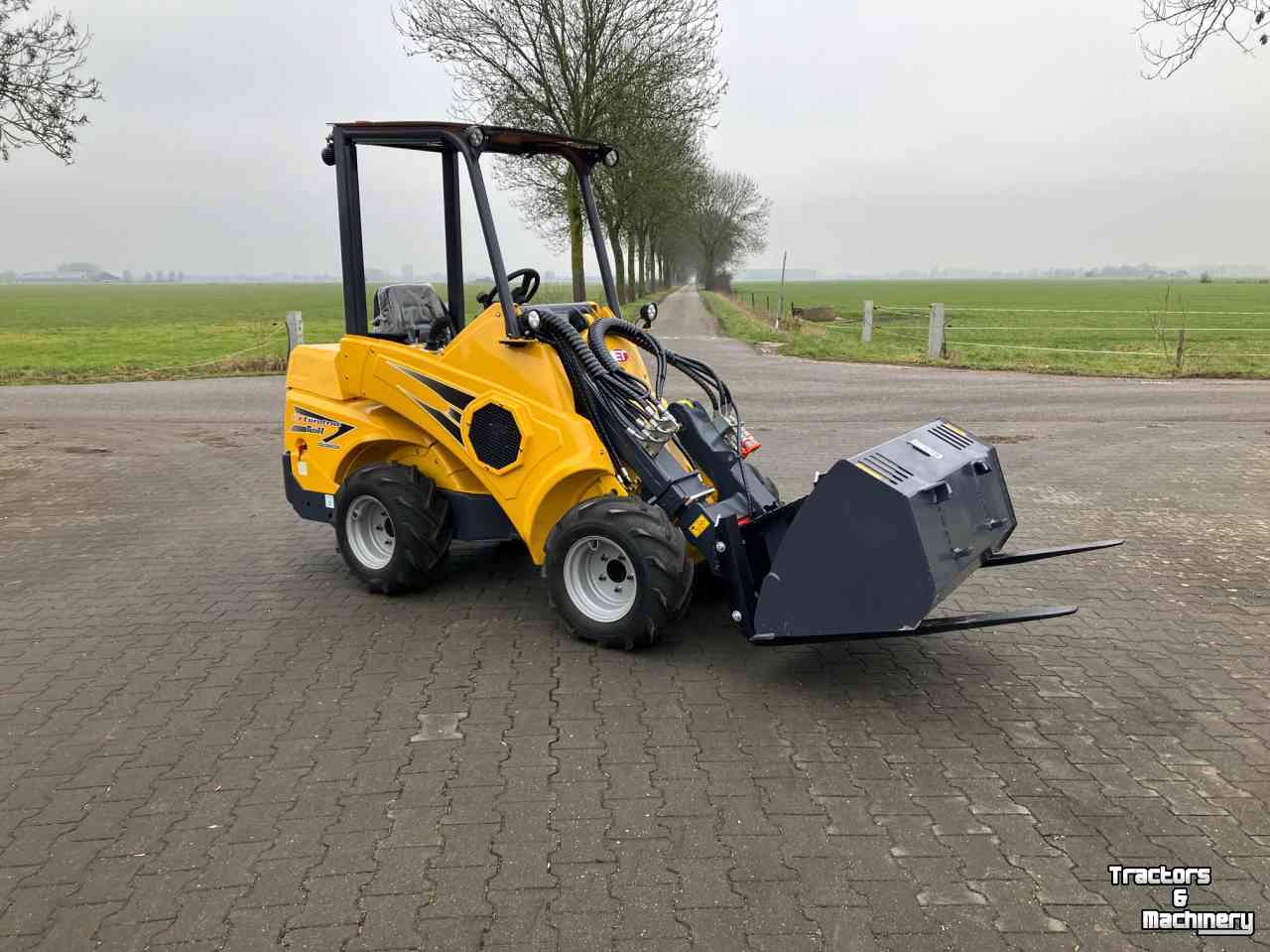 Radlader Eurotrac W11 telescoop shovel -minishovel